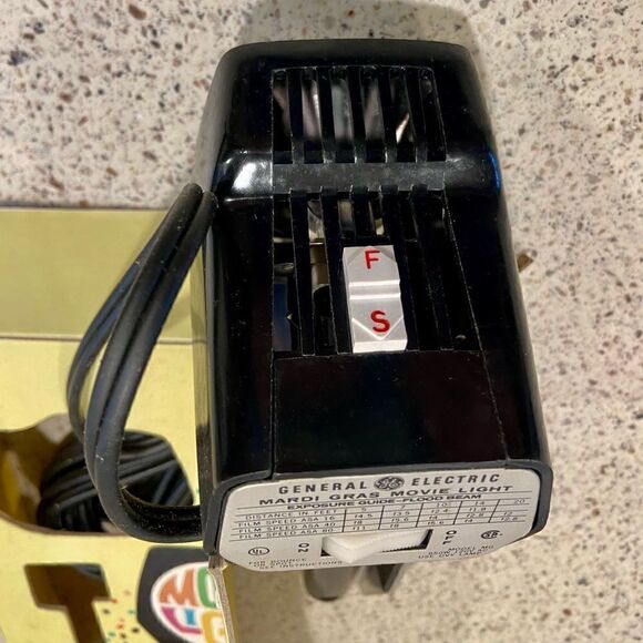 VTG GE Mardi Gras Movie Light Works NOS with bulb - Picture 11 of 16